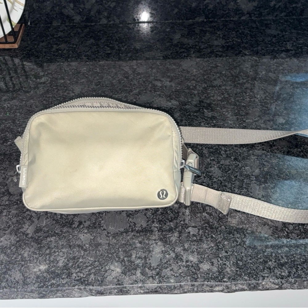Lululemon Belt Bag 2L